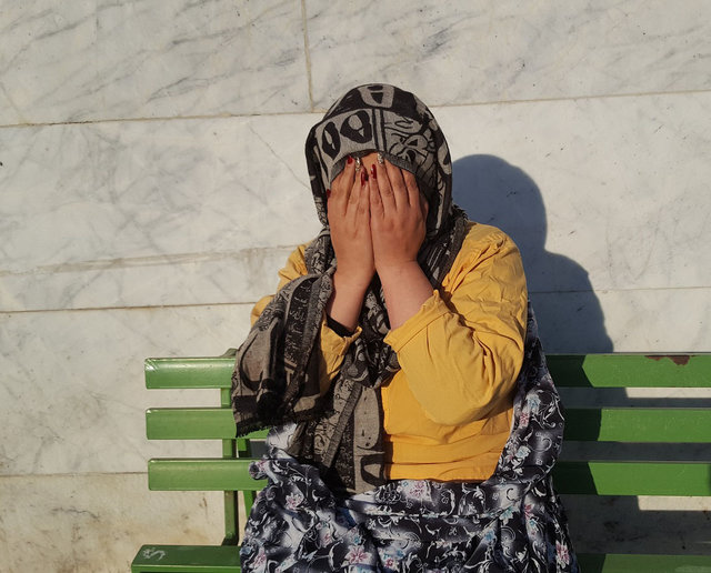 فرار زن جوان از خانه به دلیل ناامیدی از زندگی فرار زن جوان از خانه به دلیل ناامیدی از زندگی