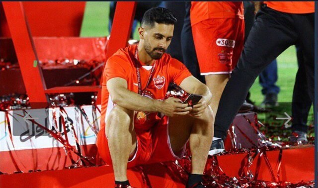 عالیشاه و تنهاییهایش در جشن قهرمانی پرسپولیس عالیشاه و تنهاییهایش در جشن قهرمانی پرسپولیس
