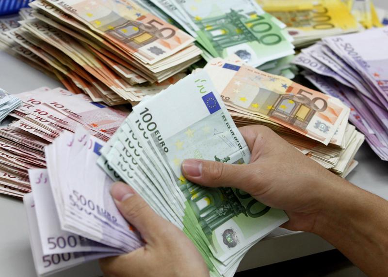 علل تاخیر در راه اندازی بازار متشکل ارزی/ ویژگیهای بازار جدید چیست؟ علل تاخیر در راه اندازی بازار متشکل ارزی/ ویژگیهای بازار جدید چیست؟