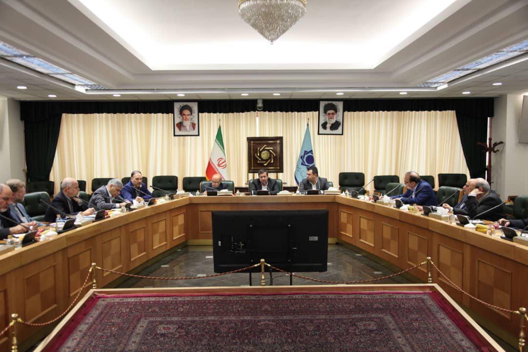 وضعیت مناسب ذخایر ارزی کشور/ تداوم کنترل نقدینگی با تشدید نظارت بر اضافه برداشت بانکها وضعیت مناسب ذخایر ارزی کشور/ تداوم کنترل نقدینگی با تشدید نظارت بر اضافه برداشت بانکها
