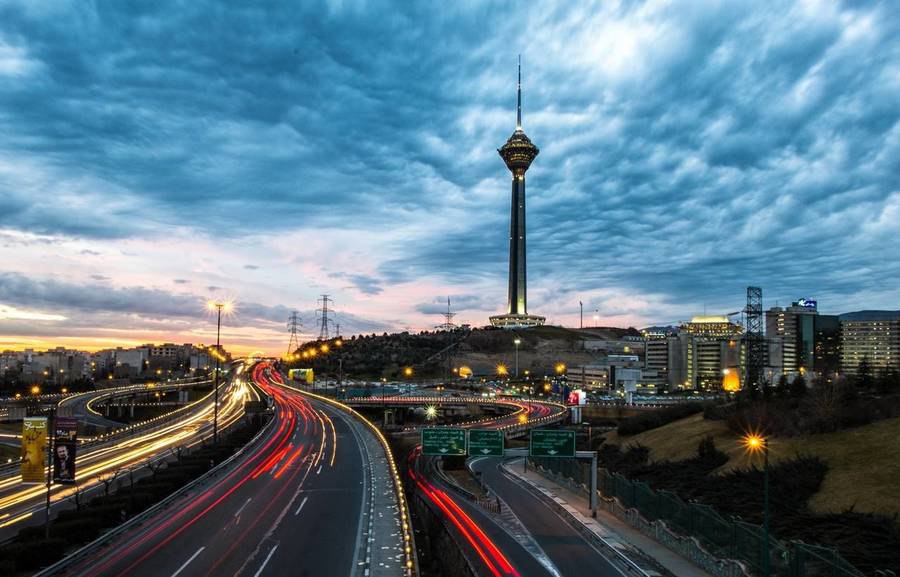 برج میلاد امن است برج میلاد امن است