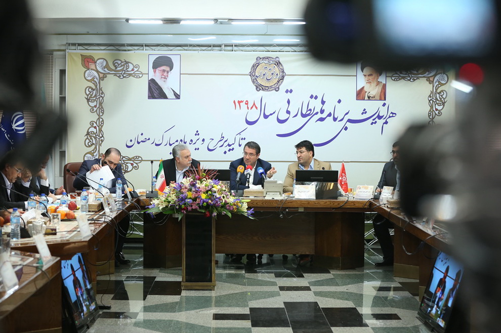 وزیر صنعت: باید برخورد با تخلف از مبدا تولید و عرضه آغاز شود وزیر صنعت: باید برخورد با تخلف از مبدا تولید و عرضه آغاز شود