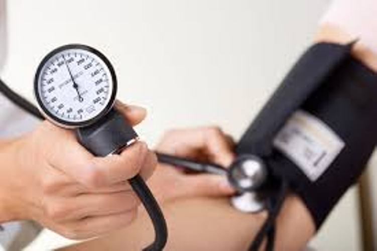 چگونه با خوراکیها فشار خونم را کاهش دهم؟ چگونه با خوراکیها فشار خونم را کاهش دهم؟