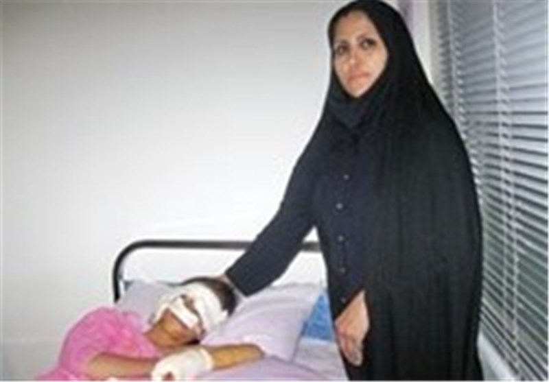تلاش معلم فداکار بیجاری برای سلامتی دانش آموزان بیمارش تلاش معلم فداکار بیجاری برای سلامتی دانش آموزان بیمارش