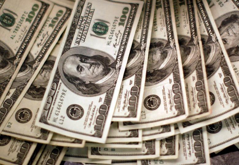 پیشتازی دلار در برابر یورو و پوند پیشتازی دلار در برابر یورو و پوند