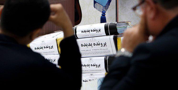 نماینده دادستان: متهم وفایی ۶۰فقره چک بدون دادن رسید از متهم پهلوان دریافت و در جاهای مختلف هزینه کرده است/ مواجهه حضوری متهمان پهلوان و وفایی در دادگاه نماینده دادستان: متهم وفایی ۶۰فقره چک بدون دادن رسید از متهم پهلوان دریافت و در جاهای مختلف هزینه کرده است/ مواجهه حضوری متهمان پهلوان و وفایی در دادگاه