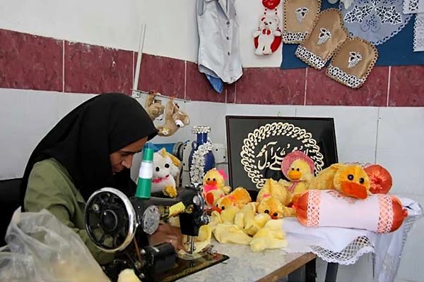 مشاغل خانگی؛ راهی برای پول درآوردن زنان خانهدار مشاغل خانگی؛ راهی برای پول درآوردن زنان خانهدار