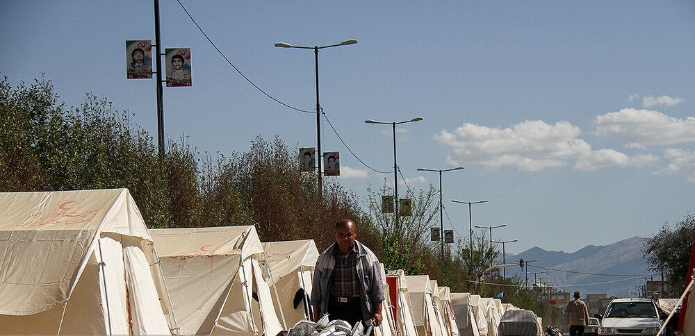 بسیاری از سیلزدگان گلستان هنوز در چادر زندگی میکنند بسیاری از سیلزدگان گلستان هنوز در چادر زندگی میکنند
