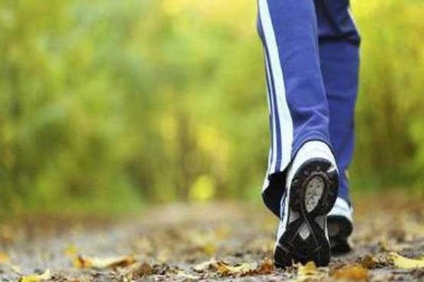 کاهش خطر مرگ برای زنان با قدم زدن کاهش خطر مرگ برای زنان با قدم زدن