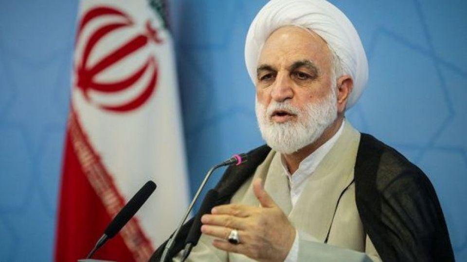 امروز عده‌ای خواسته یا ناخواسته در زمین دشمن بازی می‌کنند