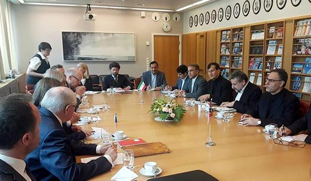 نمایندگان ایران از کمکاری اروپا مقابل تحریمها انتقاد کردند نمایندگان ایران از کمکاری اروپا مقابل تحریمها انتقاد کردند
