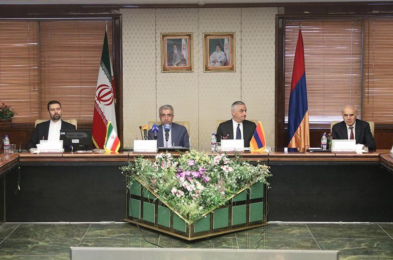 امضای سند پایانی شانزدهمین اجلاس کمیسیون مشترک همکاریهای ایران و ارمنستان امضای سند پایانی شانزدهمین اجلاس کمیسیون مشترک همکاریهای ایران و ارمنستان