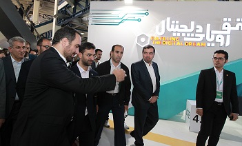 بازدید وزیر ارتباطات از غرفه همراه اول بازدید وزیر ارتباطات از غرفه همراه اول