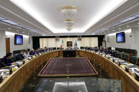 بازار باز مهمترین ابزار برای کنترل نرخ بهره کوتاه مدت است/ بازار متشکل ارزی ابزار لازم برای سیاستگذاری ارزی در بانک است بازار باز مهمترین ابزار برای کنترل نرخ بهره کوتاه مدت است/ بازار متشکل ارزی ابزار لازم برای سیاستگذاری ارزی در بانک است