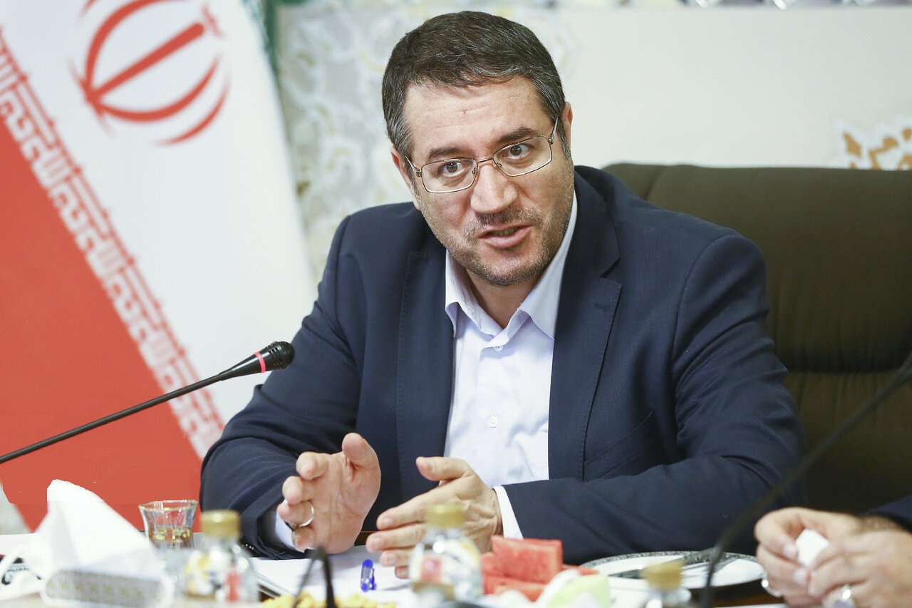 برخی کالاها توجیهپذیری برای قاچاق ندارد/ مناطق آزاد کارایی خود را از دست ندادهاند برخی کالاها توجیهپذیری برای قاچاق ندارد/ مناطق آزاد کارایی خود را از دست ندادهاند