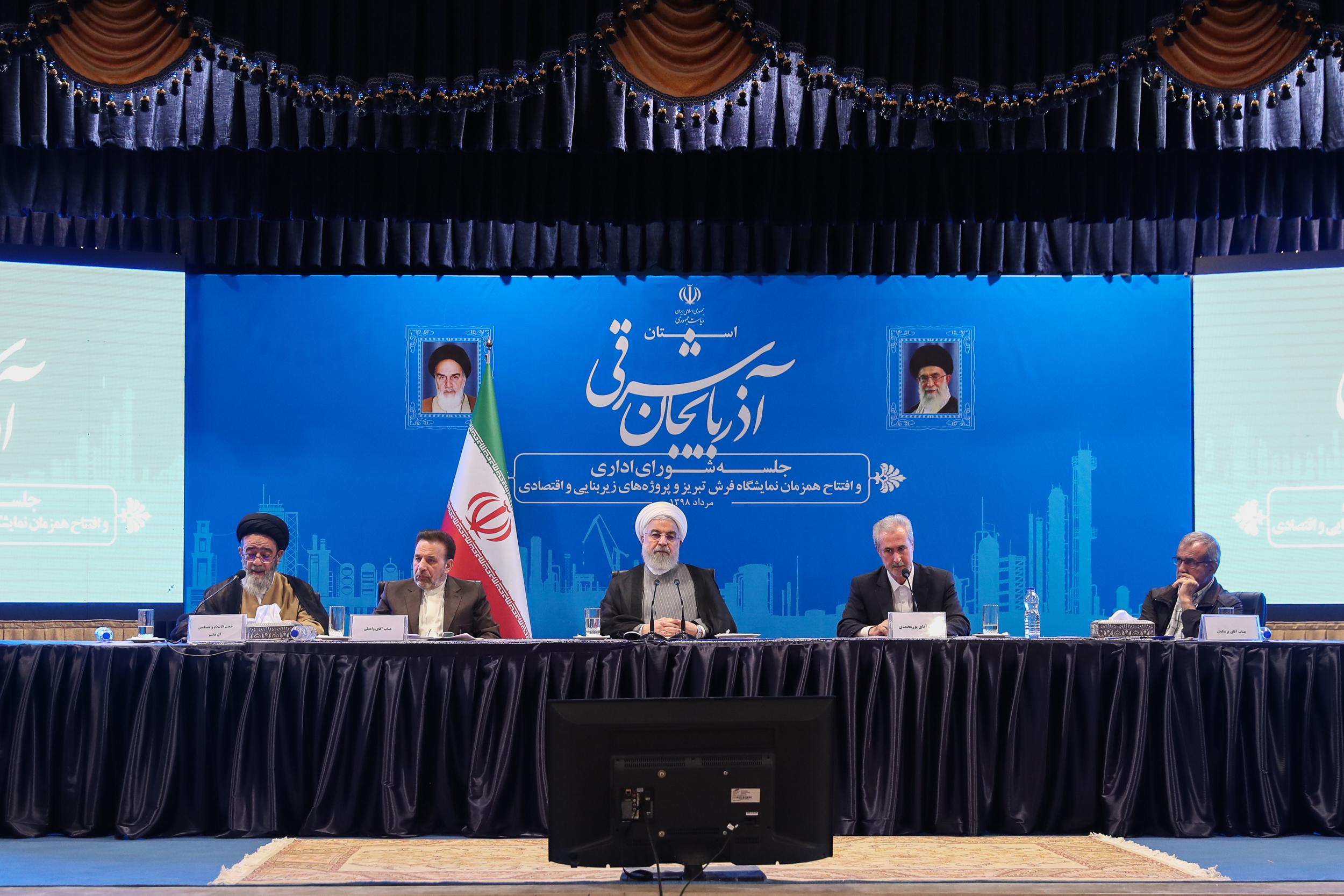 همانگونه که از کشور دفاع میکنیم، از اقتصادمان هم دفاع میکنیم/ممکن است در هفتههای آینده به نتایج مثبتی در مذاکرات برسیم همانگونه که از کشور دفاع میکنیم، از اقتصادمان هم دفاع میکنیم/ممکن است در هفتههای آینده به نتایج مثبتی در مذاکرات برسیم