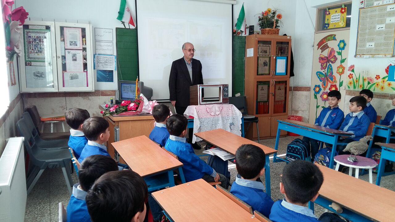 حداقل ۱۰هزارمعلم حق التدریسی مشغول به کار میشوند حداقل ۱۰هزارمعلم حق التدریسی مشغول به کار میشوند
