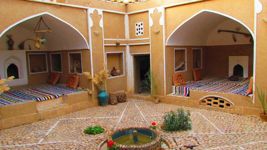 رفتیم سفر، کجا اقامت کنیم؟ رفتیم سفر، کجا اقامت کنیم؟