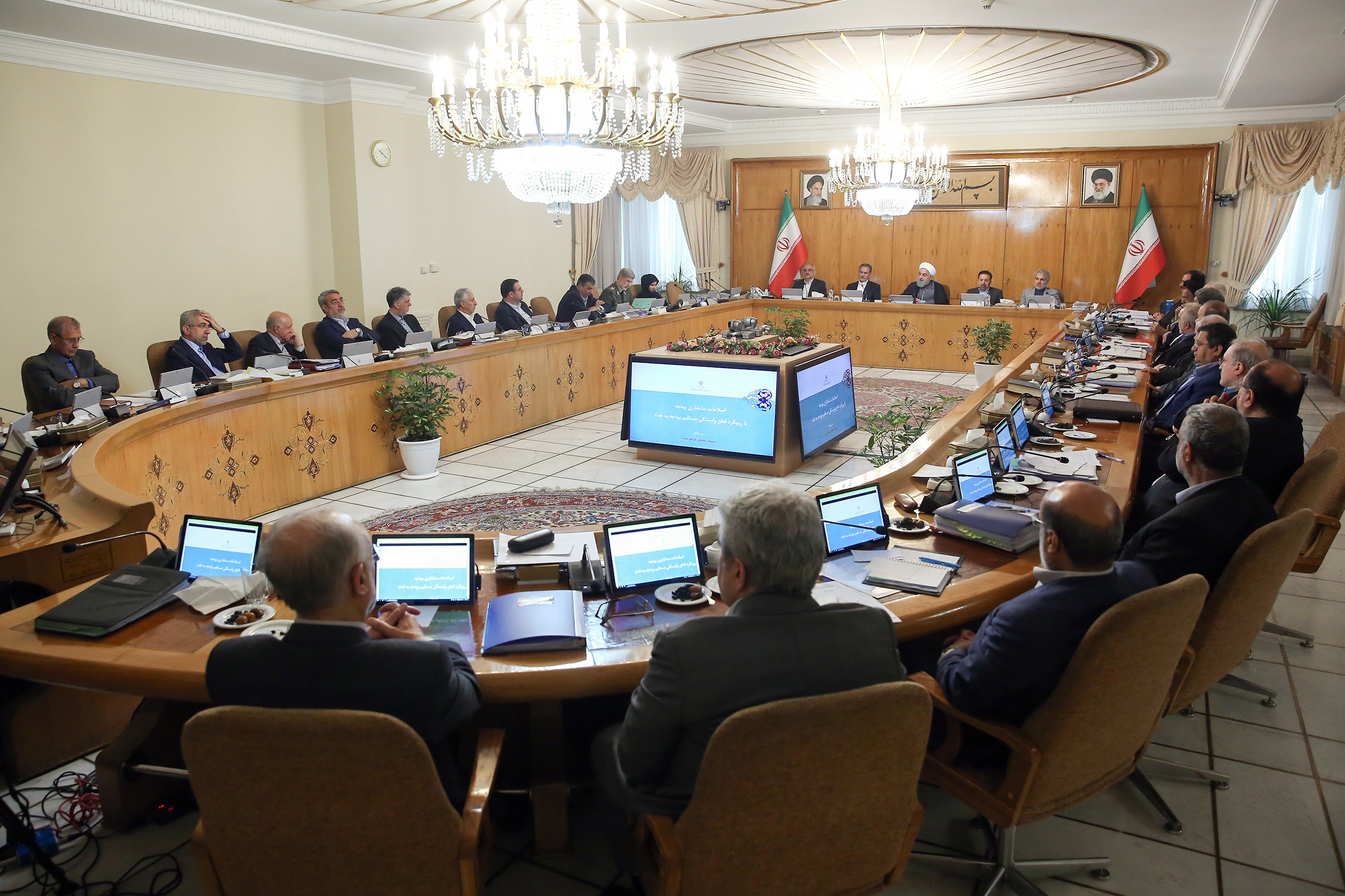 دولت در مسیر خوش حسابی دولت در مسیر خوش حسابی