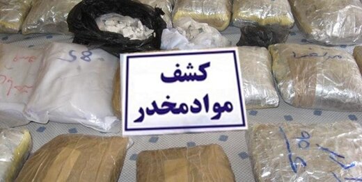 قاچاقچی تریاک با شاسیبلند لاکچری بازداشت شد قاچاقچی تریاک با شاسیبلند لاکچری بازداشت شد