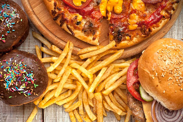 پشت دیوار آشپزخانه فستفودها چه خبر است؟ پشت دیوار آشپزخانه فستفودها چه خبر است؟