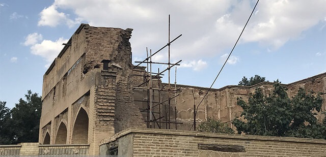 تداوم انزوای آبش خاتون تداوم انزوای آبش خاتون