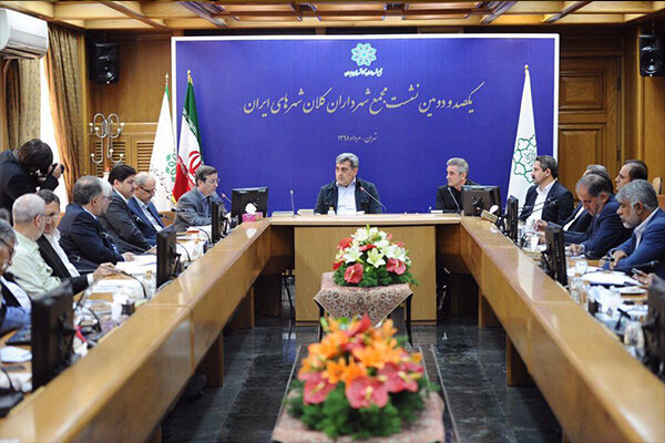 حمایت حناچی از دولت/ شهرداریها توقع کمک از دولت نداشته باشند! حمایت حناچی از دولت/ شهرداریها توقع کمک از دولت نداشته باشند!