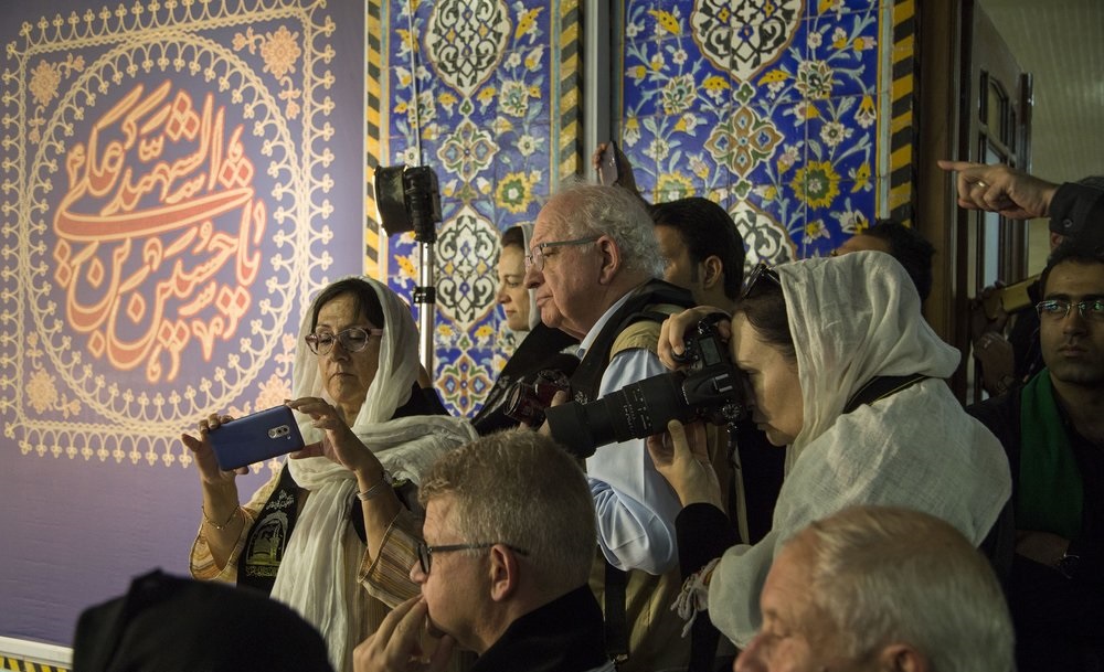 حضور چشمگیر گردشگران خارجی در آیینهای عزاداری امسال حضور چشمگیر گردشگران خارجی در آیینهای عزاداری امسال