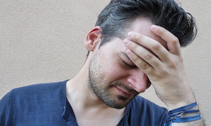 از دلایل احساس گزگز در سر از دلایل احساس گزگز در سر