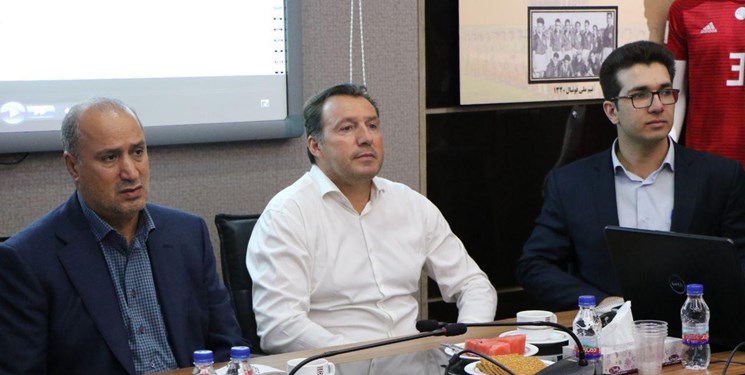 نشست ویلموتس با سرمربیان لیگ برتر برگزار شد +عکس نشست ویلموتس با سرمربیان لیگ برتر برگزار شد +عکس