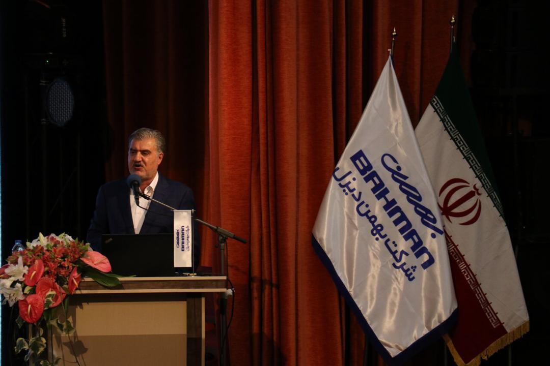 عزیزی: باید از شیلر و شیلر آفرینان حمایت کنیم عزیزی: باید از شیلر و شیلر آفرینان حمایت کنیم