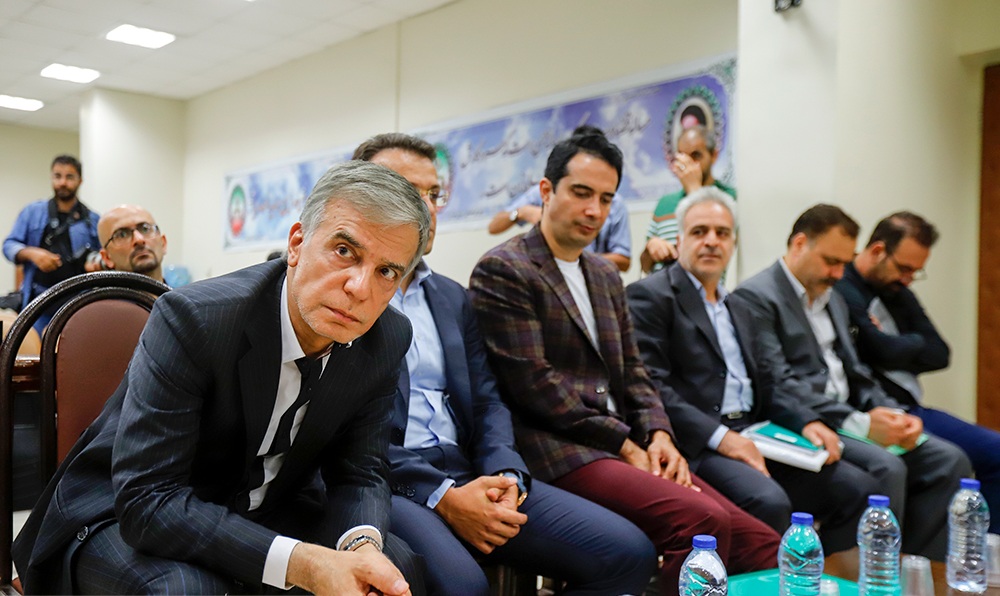 قاضی صلواتی: قطعات بنزین سوز را با عنوان گاز سوز وارد و بر آن تعرفه ۵درصد اعمال کردید/ کارشناسان ارشد محیط زیست وارد پرونده شوند قاضی صلواتی: قطعات بنزین سوز را با عنوان گاز سوز وارد و بر آن تعرفه ۵درصد اعمال کردید/ کارشناسان ارشد محیط زیست وارد پرونده شوند