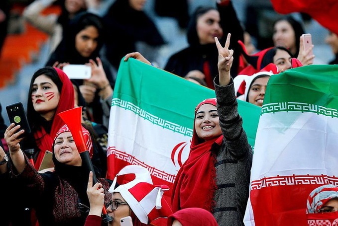 بازدید نمایندگان فیفا از آزادی قبل از ورود بانوان بازدید نمایندگان فیفا از آزادی قبل از ورود بانوان