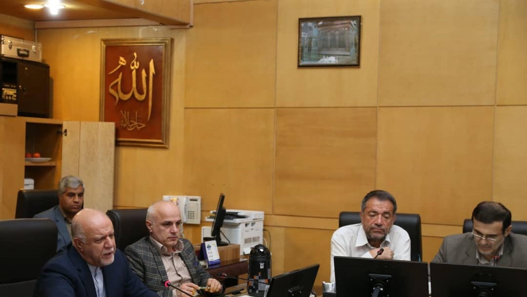 بررسی سوالات چند تن از نمایندگان از وزیر نفت در کمیسیون انرژی بررسی سوالات چند تن از نمایندگان از وزیر نفت در کمیسیون انرژی