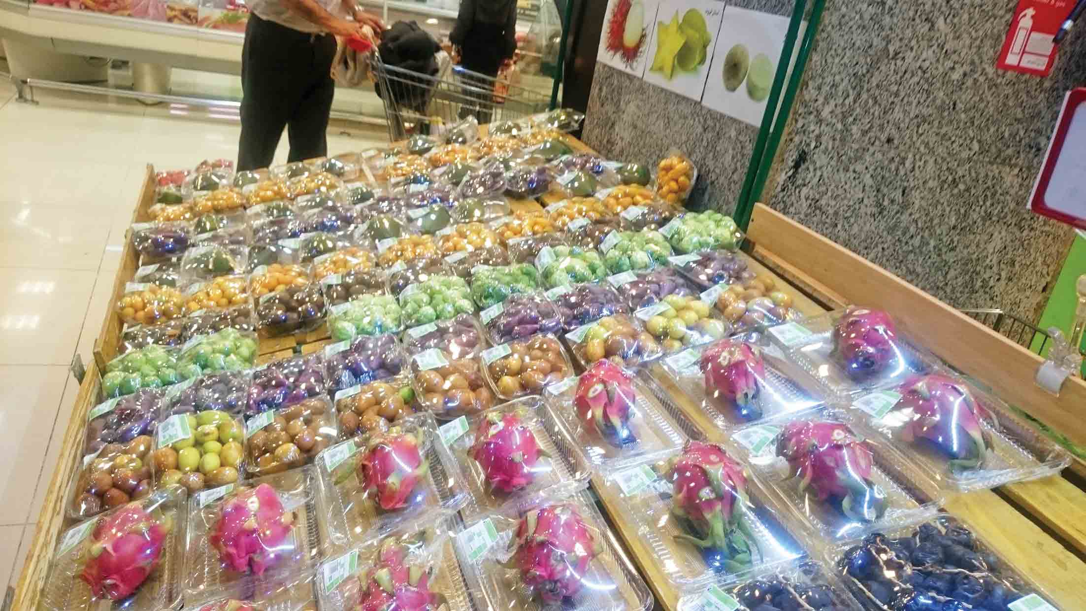 لاکچری فروشان بازار میوه لاکچری فروشان بازار میوه