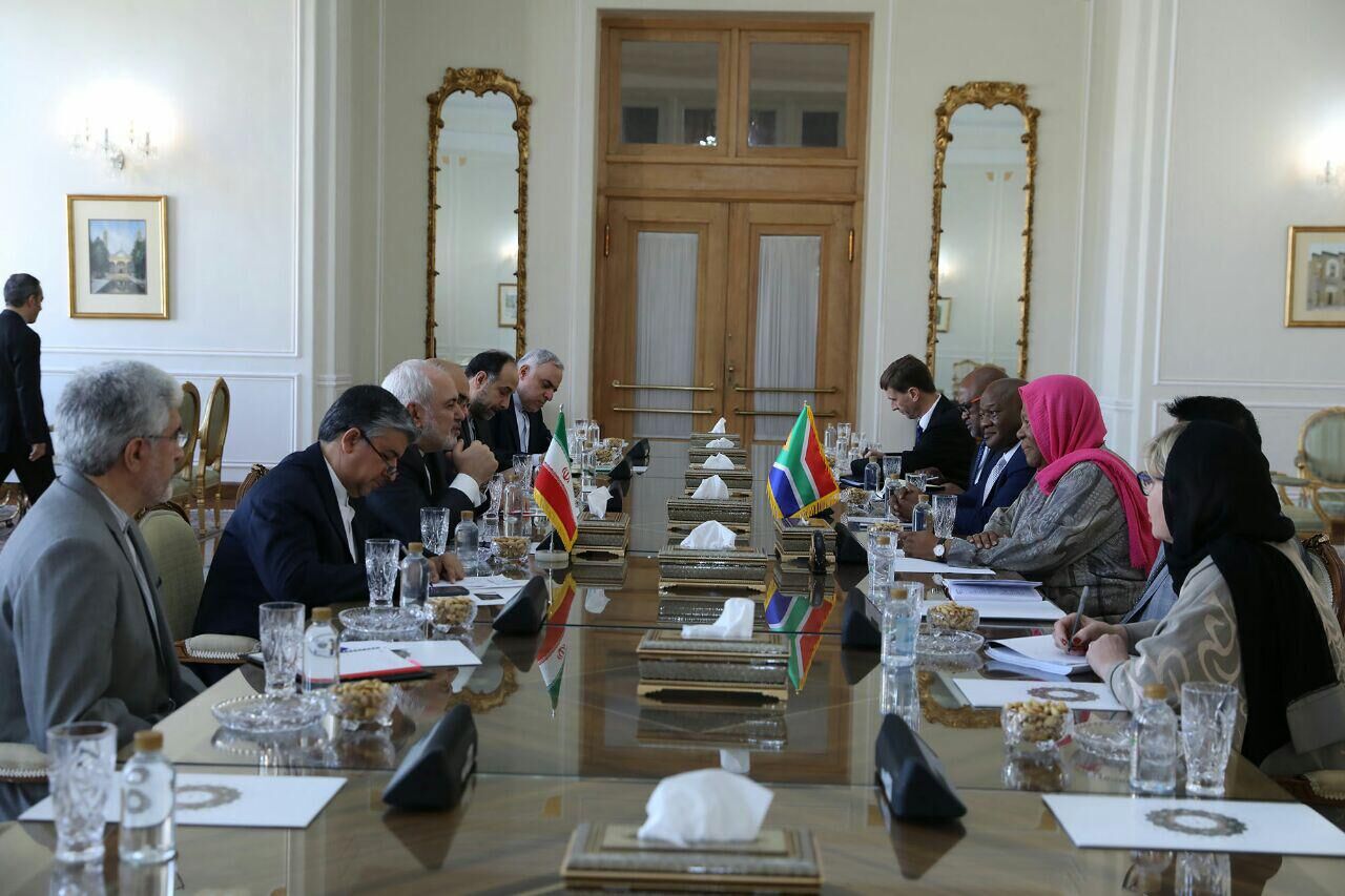 وزیر خارجه آفریقای جنوبی با ظریف دیدار کرد وزیر خارجه آفریقای جنوبی با ظریف دیدار کرد