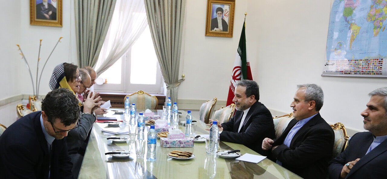 عراقچی: ایران به برداشتن گامهای بعدی کاهش تعهدات مصمم است عراقچی: ایران به برداشتن گامهای بعدی کاهش تعهدات مصمم است