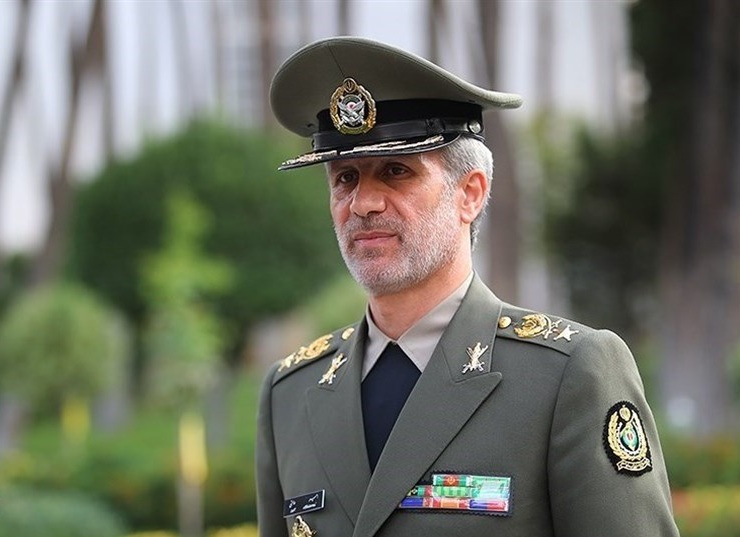 وزیر دفاع: با قطع خام فروشی نفت تبدیل به یک قدرت اقتصادی خواهیم شد وزیر دفاع: با قطع خام فروشی نفت تبدیل به یک قدرت اقتصادی خواهیم شد