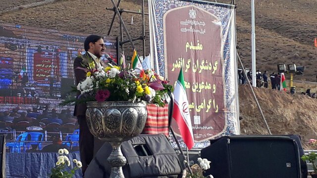 هر گردشگر چند فرصت شغلی با خود میآورد؟ هر گردشگر چند فرصت شغلی با خود میآورد؟