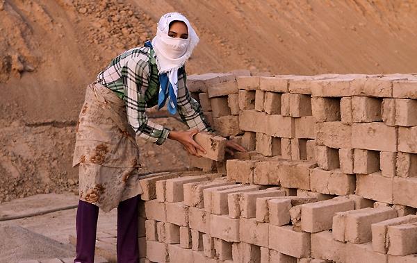 زندگیهای آجری و دیگر هیچ! زندگیهای آجری و دیگر هیچ!