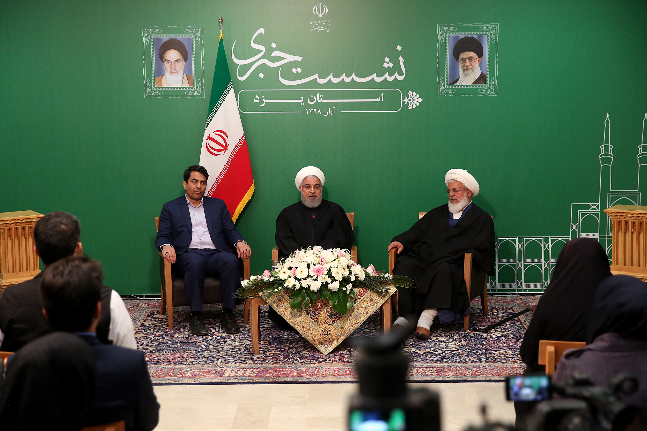اجرای برنامههای تأمین آب آشامیدنی یزد را با قوت ادامه میدهیم/ تکمیل طرحهای در دست اجرا بی تردید در استان تحول ایجاد خواهد کرد اجرای برنامههای تأمین آب آشامیدنی یزد را با قوت ادامه میدهیم/ تکمیل طرحهای در دست اجرا بی تردید در استان تحول ایجاد خواهد کرد