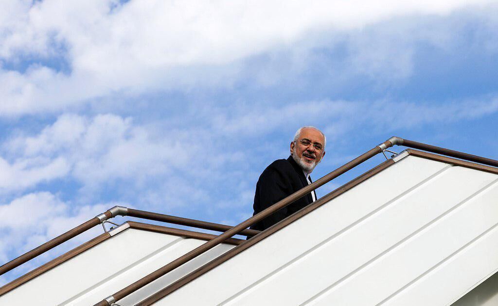 ظریف تهران را به مقصد آستانه ترک کرد ظریف تهران را به مقصد آستانه ترک کرد