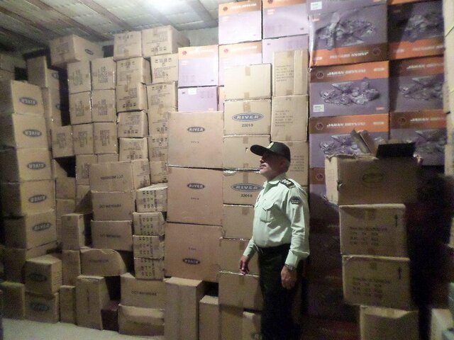 کشف ۵تریلر کالای قاچاق در نطنز کشف ۵تریلر کالای قاچاق در نطنز