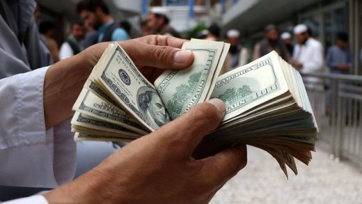 تلاش دلالان برای پیشگیری از ریزش قیمت دلار تلاش دلالان برای پیشگیری از ریزش قیمت دلار