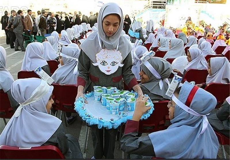 توزیع شیر رایگان در مدارس ۹استان از ابتدای آذر توزیع شیر رایگان در مدارس ۹استان از ابتدای آذر
