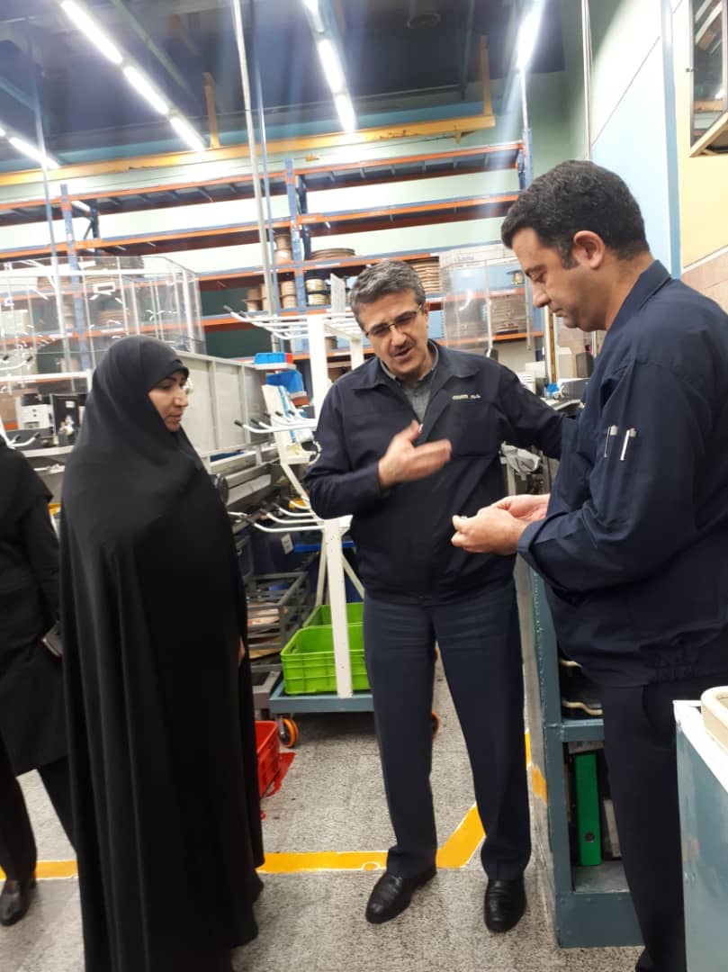 یکی از افتخارات کروز، نقش آفرینی زنان در صنعت قطعهسازی است یکی از افتخارات کروز، نقش آفرینی زنان در صنعت قطعهسازی است