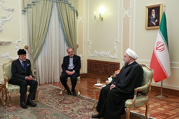 عمان میتواند مرکزی برای تجارت ایران در منطقه باشد/ اروپا و آمریکا علاقهای به برقراری صلح در یمن ندارند و به دنبال فروش سلاح هستند عمان میتواند مرکزی برای تجارت ایران در منطقه باشد/ اروپا و آمریکا علاقهای به برقراری صلح در یمن ندارند و به دنبال فروش سلاح هستند