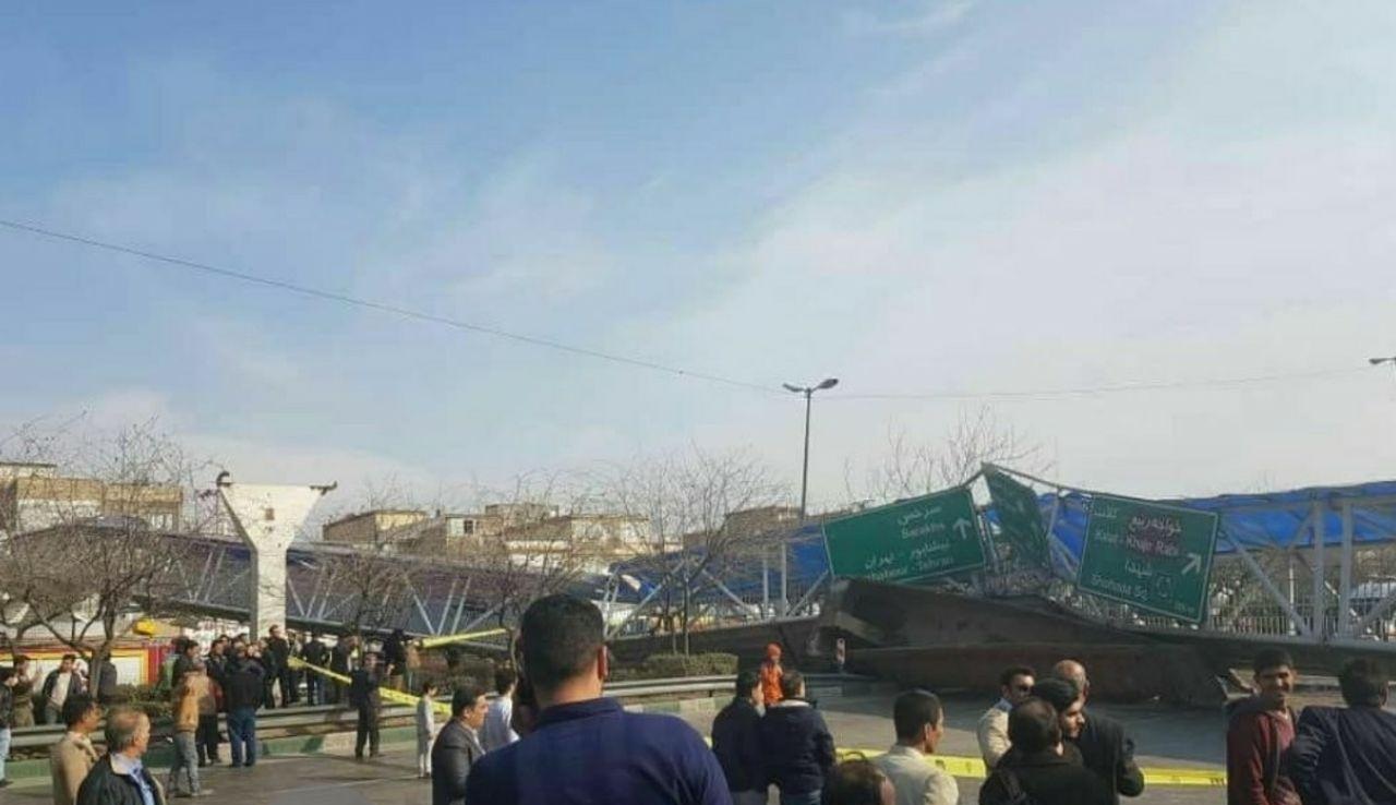 یک پل عابر پیاده در مشهد سقوط کرد یک پل عابر پیاده در مشهد سقوط کرد