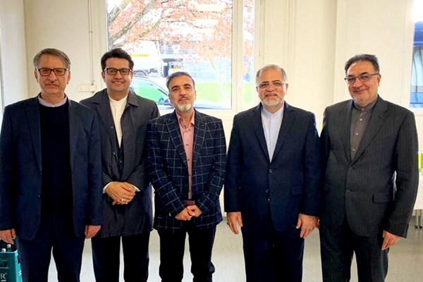 ظریف از آزادی دانشمند ایرانی خبر داد ظریف از آزادی دانشمند ایرانی خبر داد