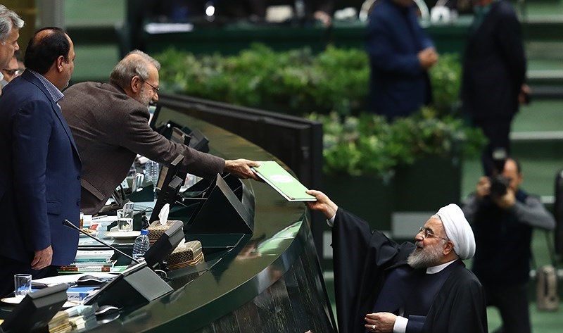 مجوز دولت برای تسویه 40هزار میلیارد تومان بدهی‌ با تحویل نفت‌خام